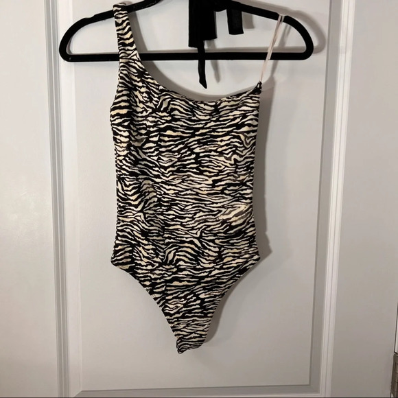 Aritzia little moon swizzle bodysuit  size XS - Picture 2 of 10